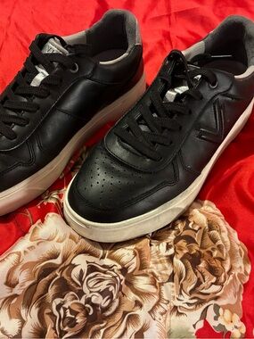 Vionic Black Leather Women's Sneakers with White Sole